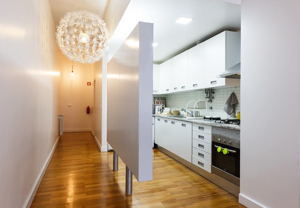 Misha's Place At Bairro Alto! Apartament